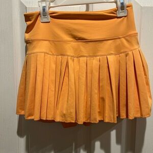 Chic Orange Pleated Mini Skirt